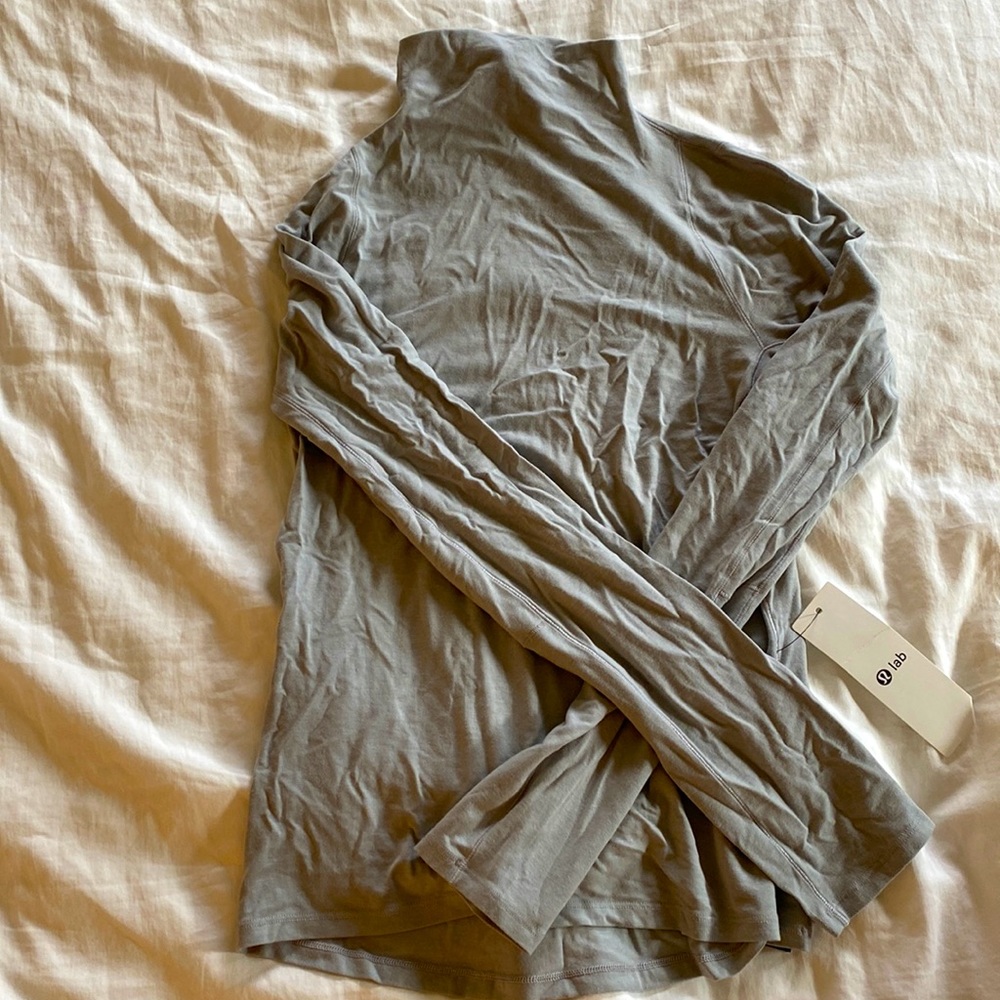 Lululemon Kosaten LS size 2 color SILD